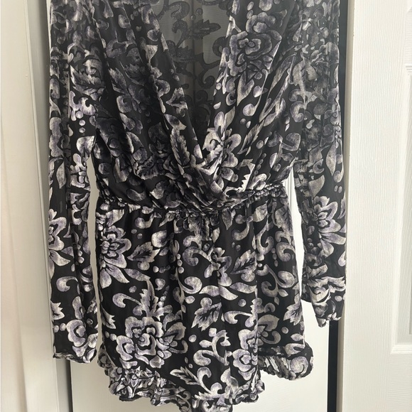 Altar'd State FALL Purple, Black and Gray Velvet & Sheer shorts Romper Size M - Picture 1 of 6